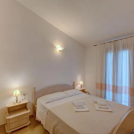 The Fantastic Residenza Badus Two Bedroom Sleeps Six And Child Num0821 *