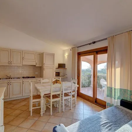 The Fantastic Residenza Badus Two Bedroom Sleeps Six And Child Num0821 דירה *