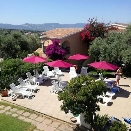 The Fantastic Residenza Badus Two Bedroom Sleeps Six Child Num0821 * Badesi