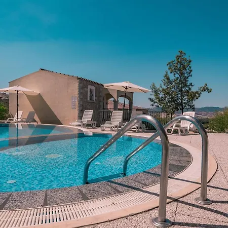 The Fantastic Residenza Badus Two Bedroom Sleeps Six Child Num0821 *