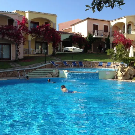 The Fantastic Residenza Badus Two Bedroom Sleeps Six And Child Num0821 * Badesi