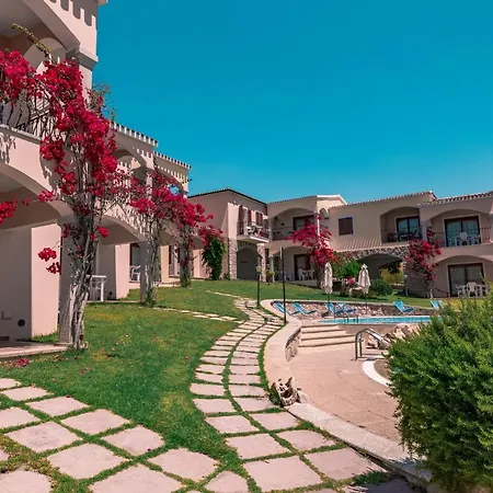 The Fantastic Residenza Badus Two Bedroom Sleeps Six Child Num0821 Apartment Badesi