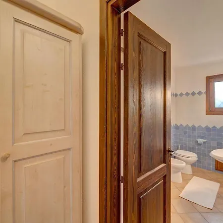 The Fantastic Residenza Badus Two Bedroom Sleeps Six Child Num0821 Apartment
