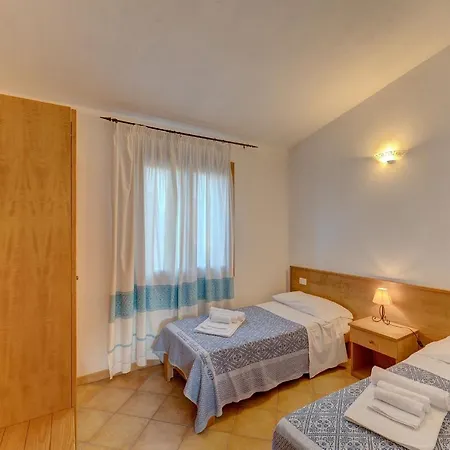 The Fantastic Residenza Badus Two Bedroom Sleeps Six And Child Num0821 *